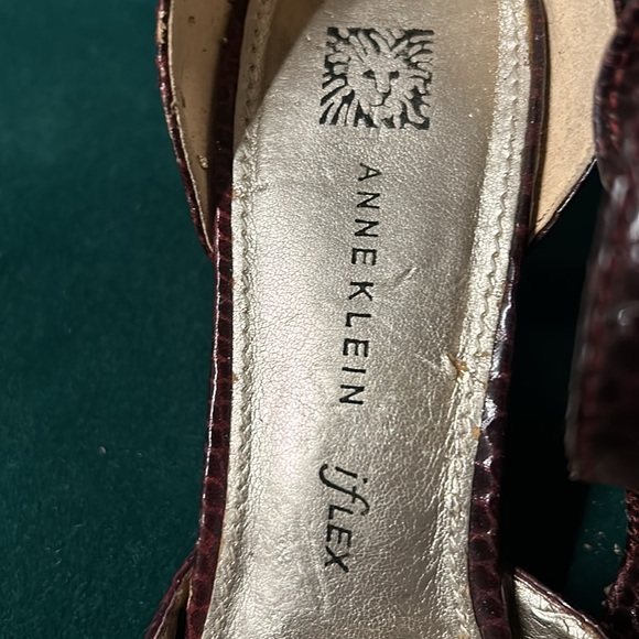 Anne Klein ankle strapped shoes. - Picture 5 of 8